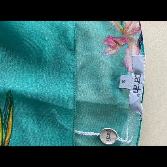 Gorgeous tropical print cover up - Picture 1 of 4